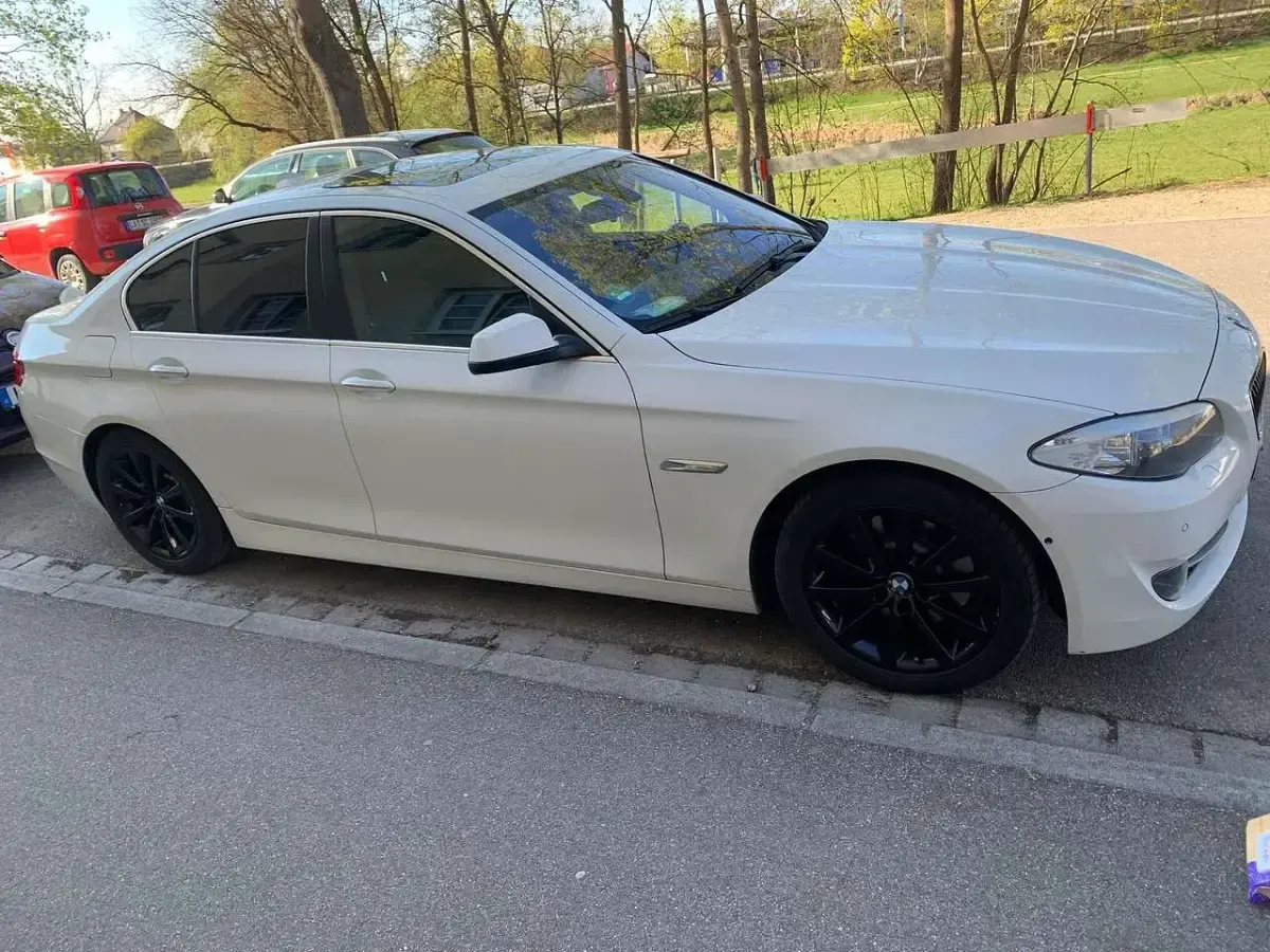Second-hand BMW 525 218 CP (160 kW) 2012 Alb Berlinǎ