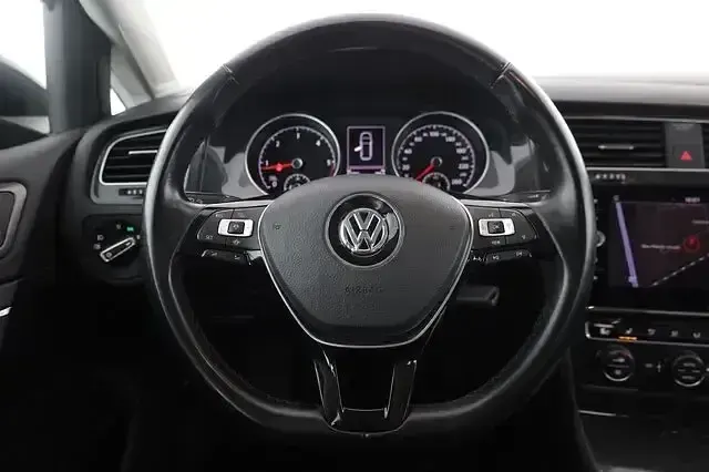 Gebraucht VW Golf VII 116 PS (85 kW) 2020 Deep black perleffekt Kombi