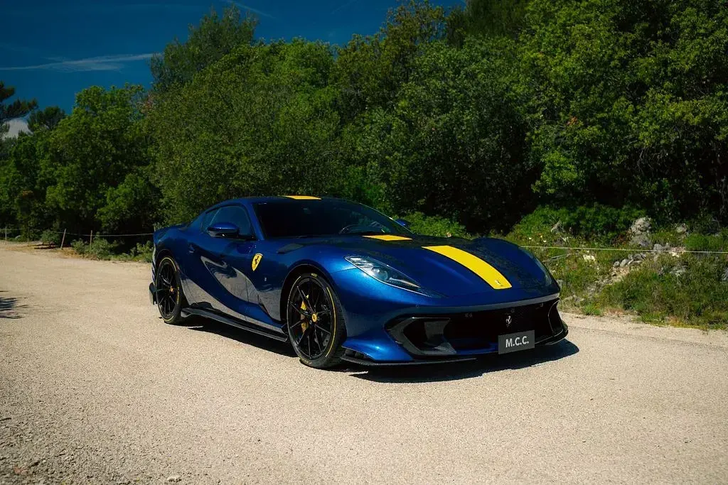 Gebraucht Ferrari 812 829 PS (609 kW) 2022 Blau