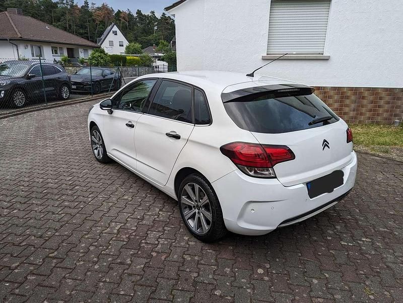 Gebraucht Citroën C4 Start 120 PS (88 kW) 2015 Limousine