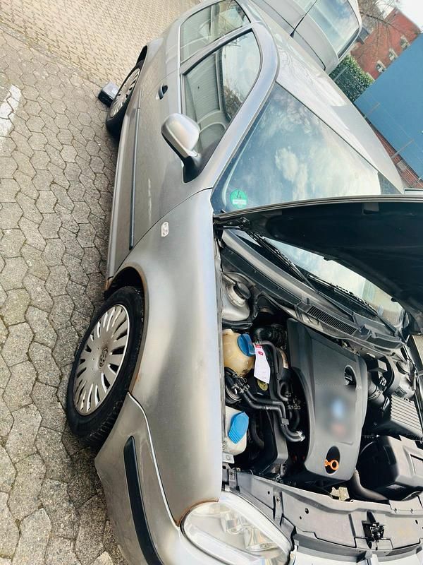 Gebraucht VW Golf IV 101 PS (74 kW) 2001 Grau Kleinwagen