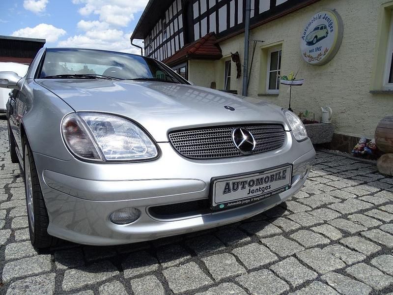 Gebraucht Mercedes SLK200 163 PS (119 kW) 2000 Silber Cabrio