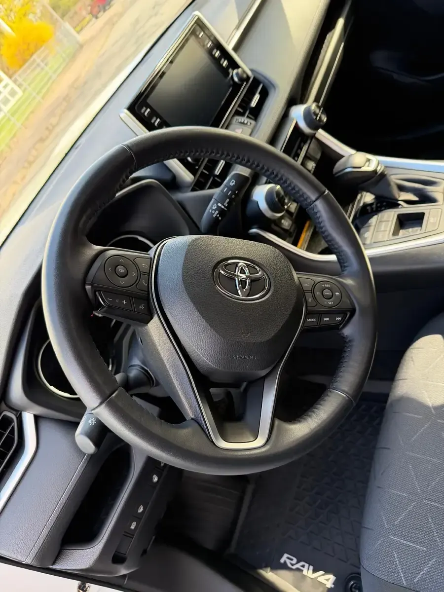 Gebraucht Toyota RAV4 Hybrid 218 PS (160 kW) 2021 Weiß SUV