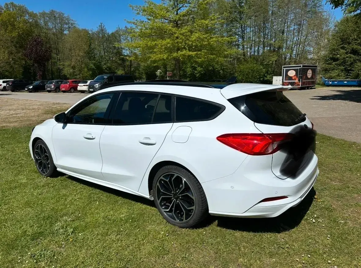 Gebraucht Ford Focus ST 150 PS (110 kW) 2021 Weiß Kombi