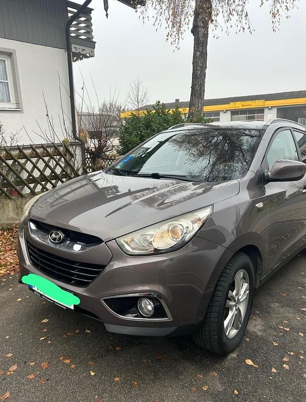 Braun Gebraucht 2011 Hyundai ix35 SUV | 6.100 € (Guter Preis) - Bild 1/4