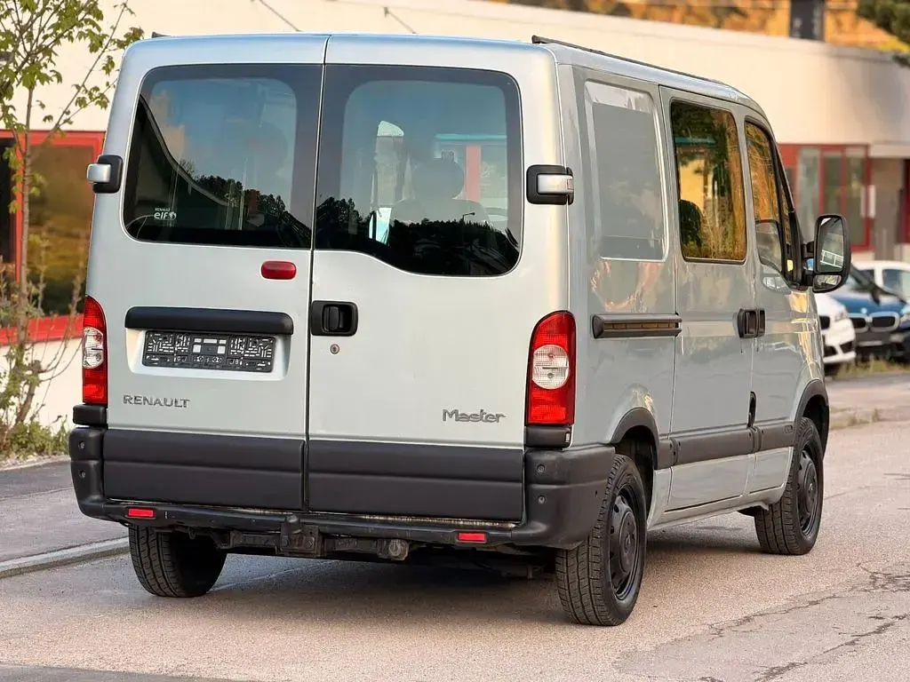 Gebraucht Renault Master 101 PS (74 kW) 2009 Silber Limousine