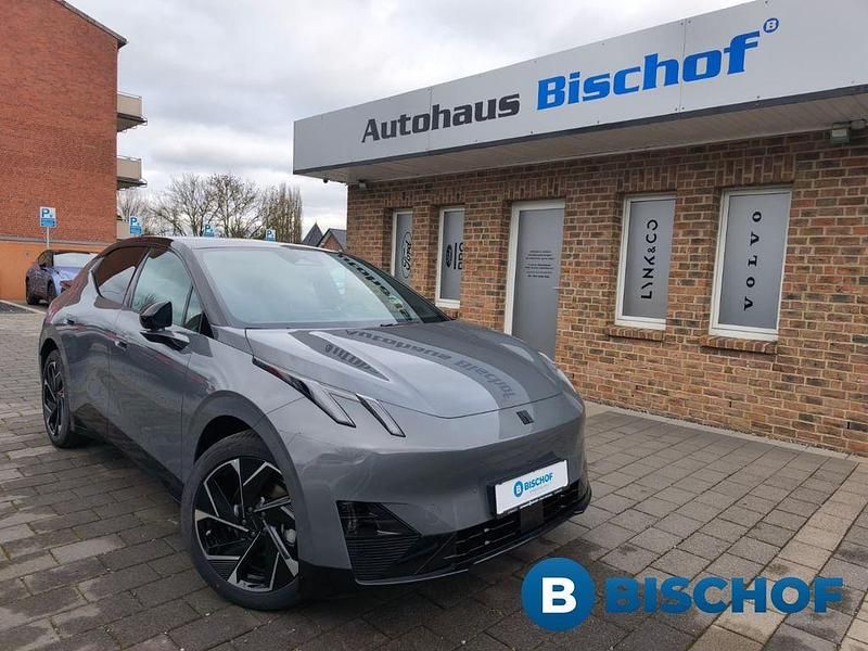 Neu Lynk & Co 02 200 kW (272 PS) 2026 Grau SUV