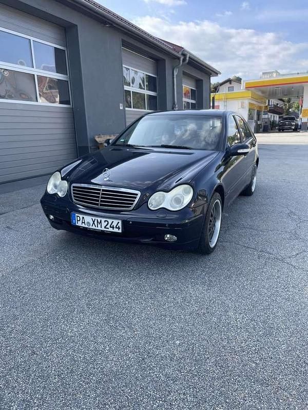 Gebraucht 2003 Mercedes C220 Classic Limousine | 1.700 € (Etwas zu teuer) - Bild 1/4