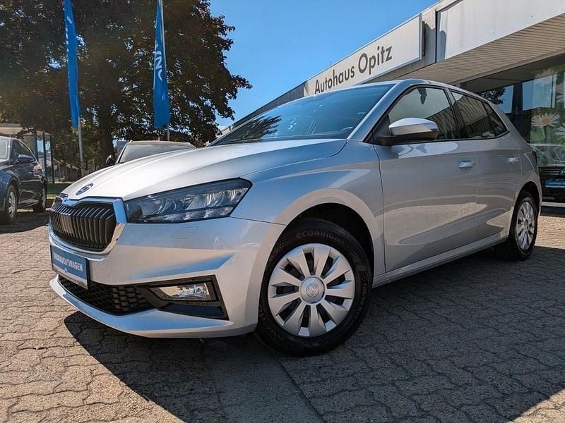 Silber Gebraucht 2024 Skoda Fabia Active Kleinwagen | 15.890 € (Fairer Preis) - Bild 1/4
