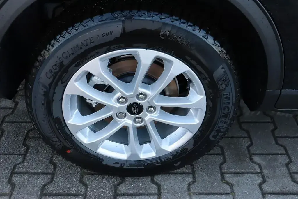 Neu Ford Kuga Titanium 179 PS (131 kW) 2026 Agate black metallic SUV