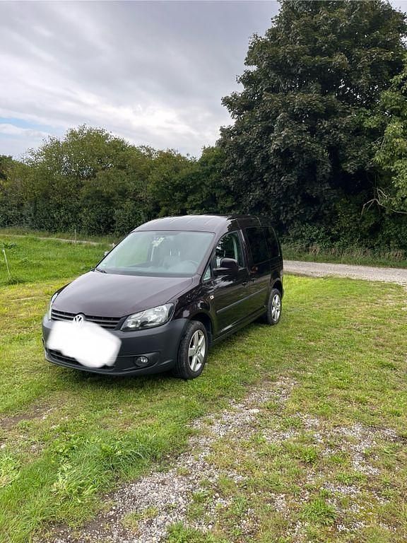 Braun Gebraucht 2011 VW Caddy Comfortline Van / Kleinbus | 6.600 € (Fairer Preis) - Bild 1/4