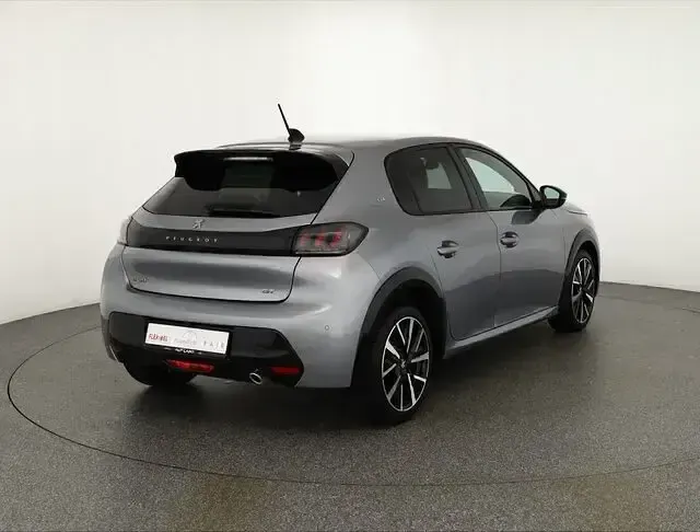 Gebraucht Peugeot 208 GT-line 101 PS (74 kW) 2023 Grau Kleinwagen