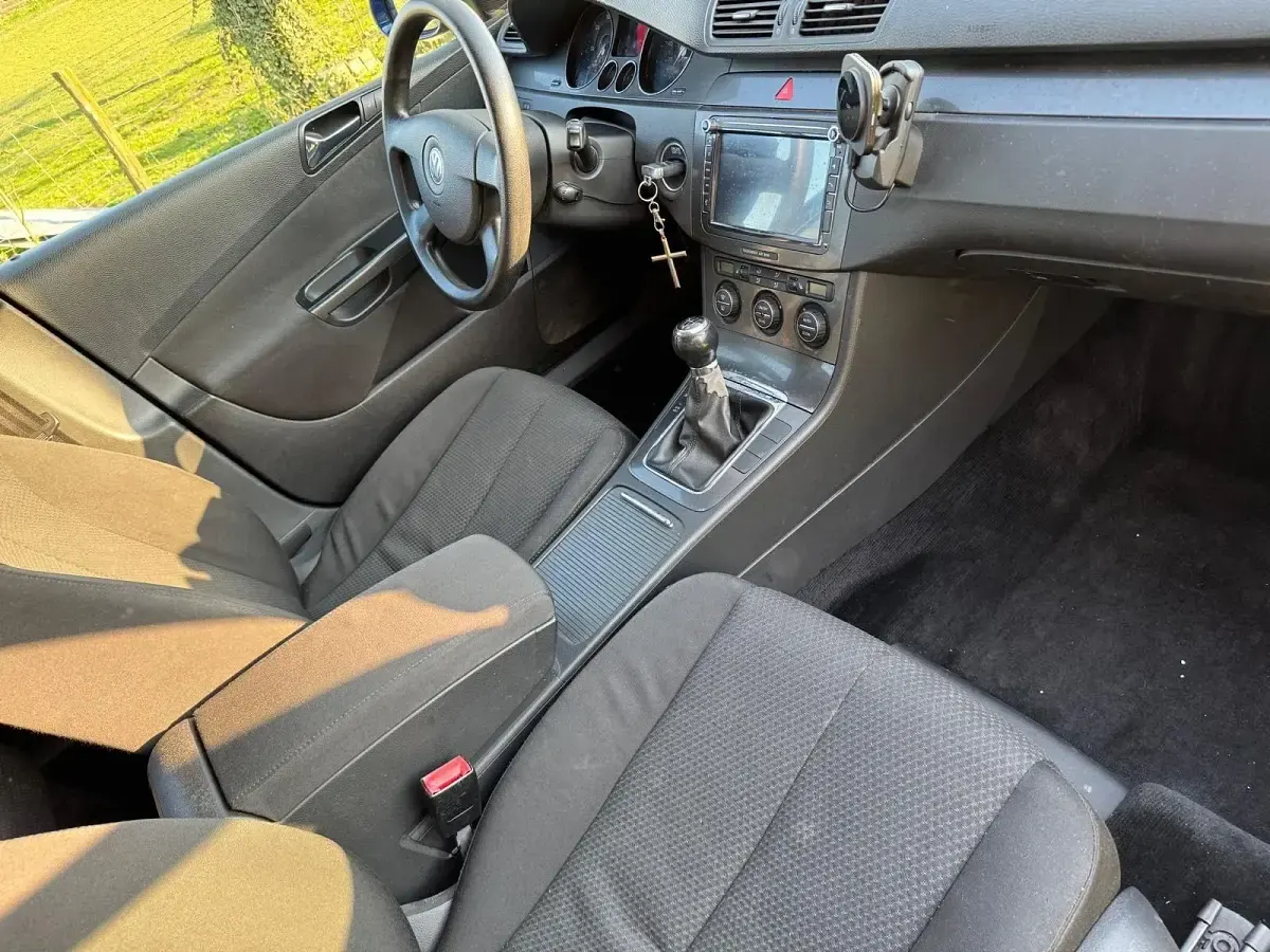 Gebraucht VW Passat 140 PS (102 kW) 2007 Blau Kombi