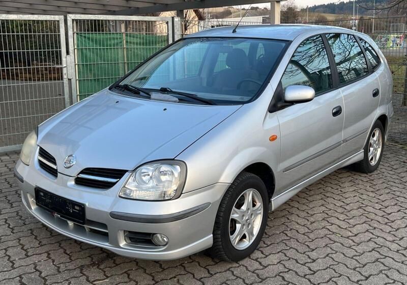 Silber Gebraucht 2005 Nissan Almera Tino Acenta+ Van / Kleinbus | 2.340 € (Etwas zu teuer) - Bild 1/4