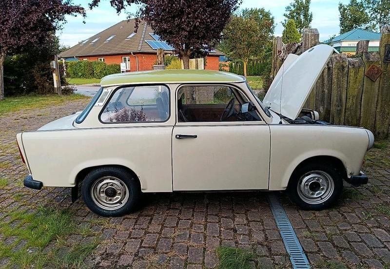 Beige Gebraucht 1988 Trabant 601 Limousine | 3.432 € - Bild 1/4