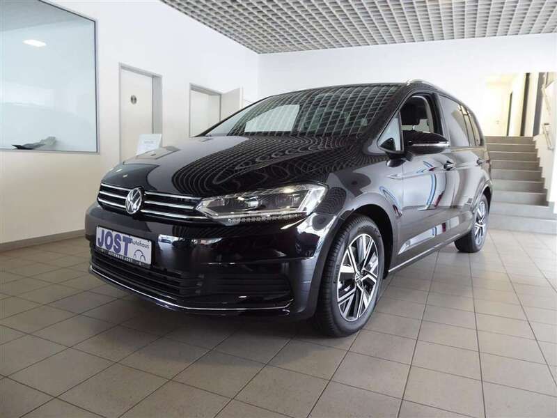 Schwarz Neu 2025 VW Touran Move Van / Kleinbus | 41.950 € - Bild 1/4