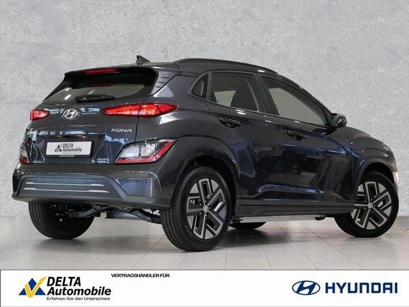 Gebraucht Hyundai Kona Select 100 kW (136 PS) 2022 Dark knight / mic SUV