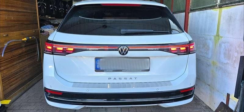 Gebraucht VW Passat Elegance 150 PS (110 kW) 2024 Weiß Kombi