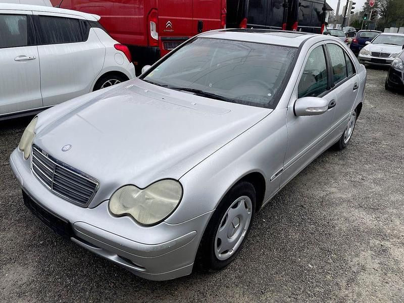 Gebraucht Mercedes C220 Classic 143 PS (105 kW) 2001 Silber Limousine