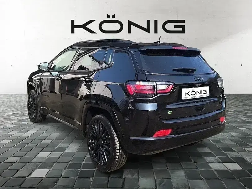 Käytetty Jeep Compass 131 HP (96 kW) 2024 Musta Katumaasturi