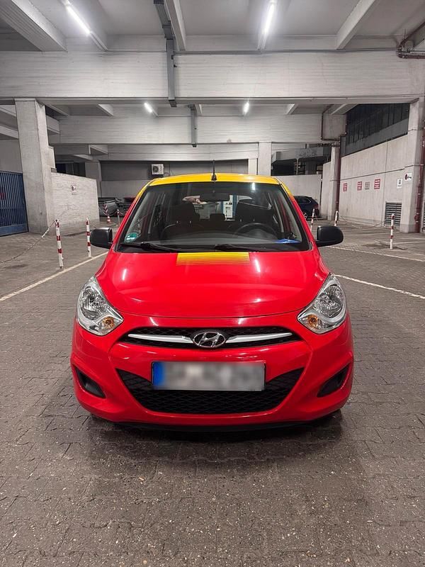 Gebraucht Hyundai i10 86 PS (63 kW) 2013 Rot Kleinwagen