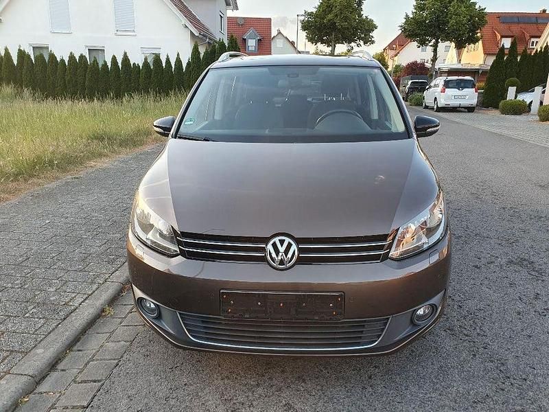 Gebraucht VW Touran Style 140 PS (102 kW) 2012 Braun Van / Kleinbus