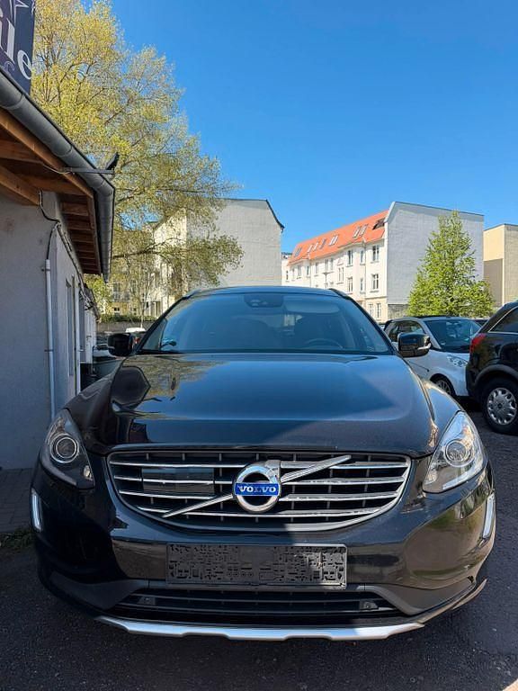 Gebraucht Volvo XC60 Summum 181 PS (133 kW) 2015 Schwarz SUV