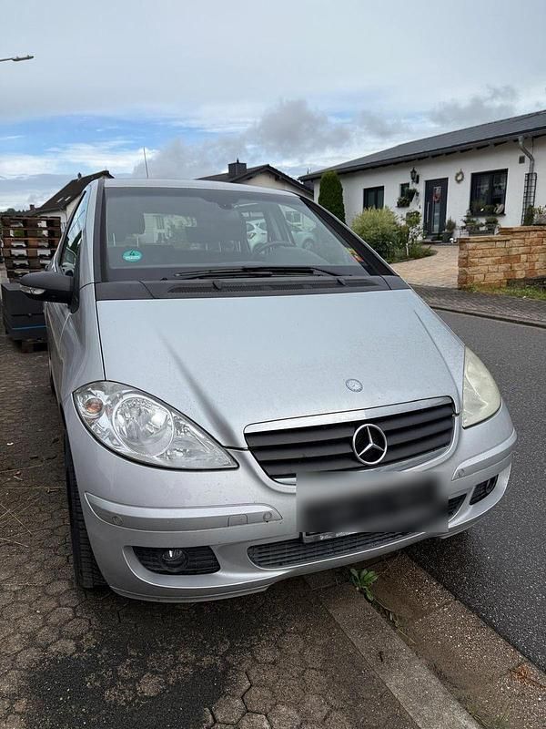 Silber Gebraucht 2005 Mercedes A180 Elegance Kleinwagen | 1.690 € (Fairer Preis) - Bild 1/4