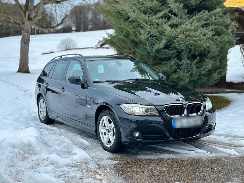 Gebraucht BMW 318 143 PS (105 kW) 2009 Schwarz Kombi