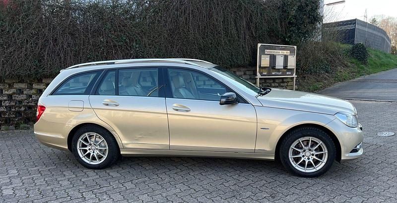 Gebraucht Mercedes C200 Elegance 184 PS (135 kW) 2012 Gelb Kombi