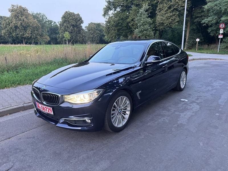 Blau Gebraucht 2013 BMW 320 Gran Turismo Luxury Line Limousine | 15.400 € (Fairer Preis) - Bild 1/4