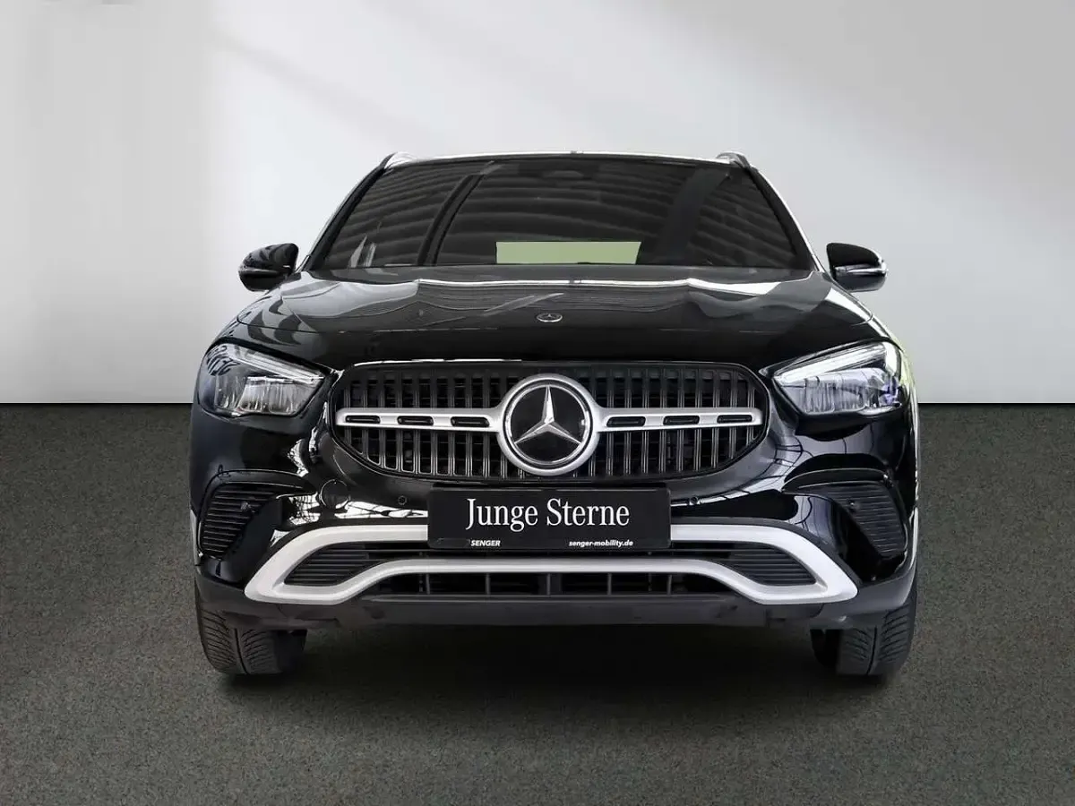 Gebraucht Mercedes GLA200 Advanced 163 PS (119 kW) 2024 Schwarz SUV