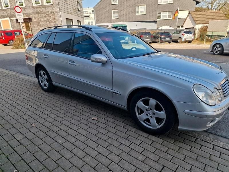Gebraucht Mercedes E320 204 PS (150 kW) 2003 Silber Kombi