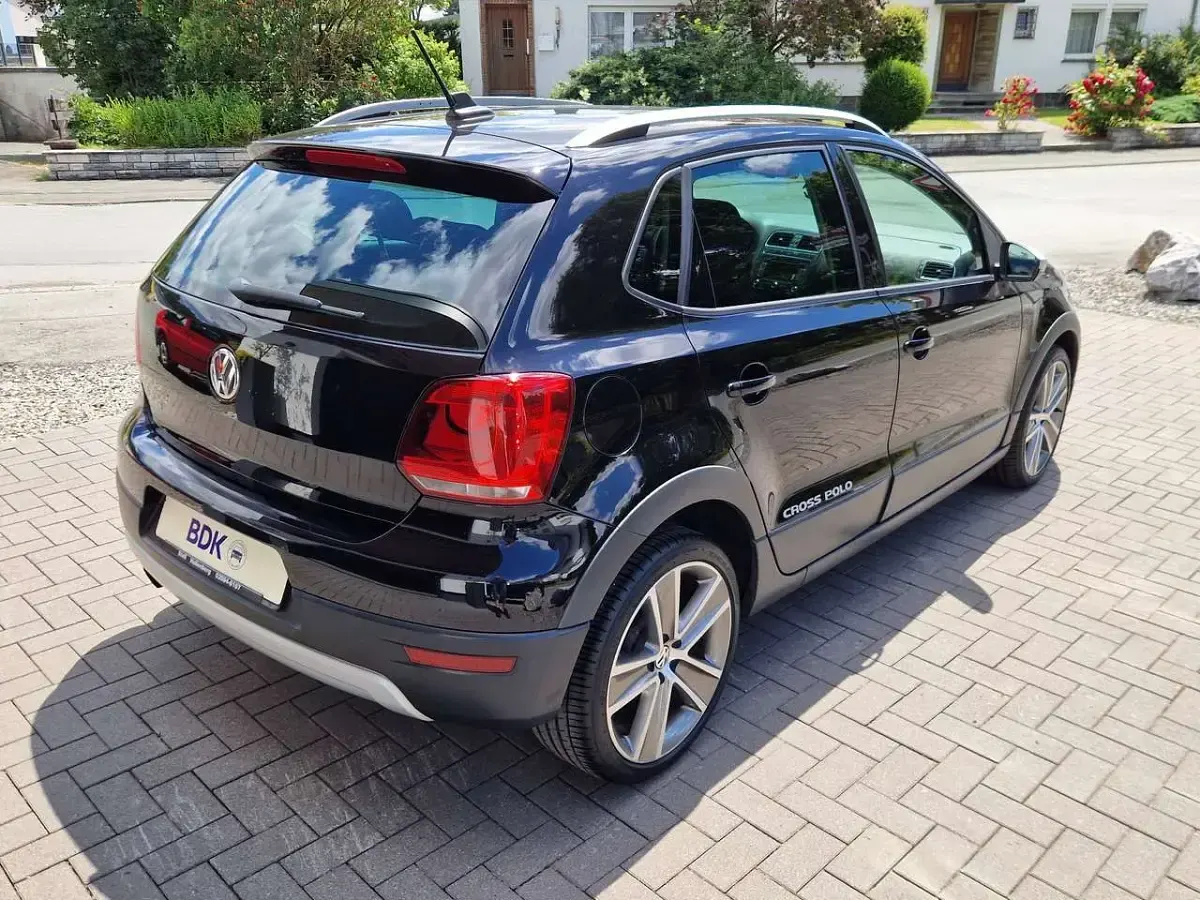 Gebraucht VW Polo Cross 105 PS (77 kW) 2012 Deep black perleffekt Kleinwagen