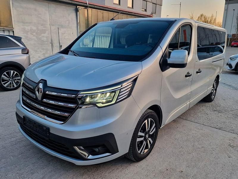 Gebraucht Renault Trafic 150 PS (110 kW) 2024 Silber Van / Kleinbus