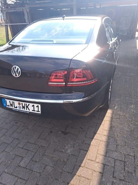 Second-hand VW Phaeton 245 CP (180 kW) 2014 Mov Berlinǎ