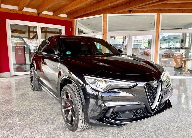 Colore esterno (nero vulcano, Gebraucht 2018 Alfa Romeo Stelvio Quadrifoglio SUV | 46.999 € (Fairer Preis) - Bild 1/4