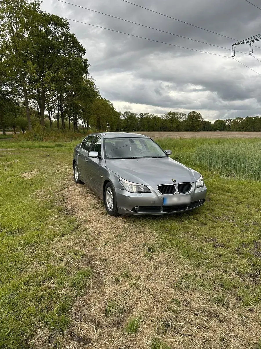 Gebraucht BMW 520 170 PS (125 kW) 2004 Grau Limousine