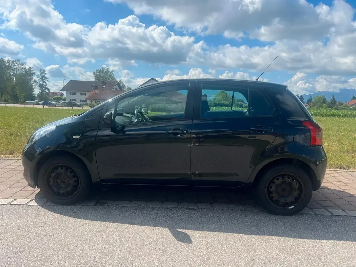 Gebraucht Toyota Yaris 87 PS (63 kW) 2006 Schwarz Kleinwagen