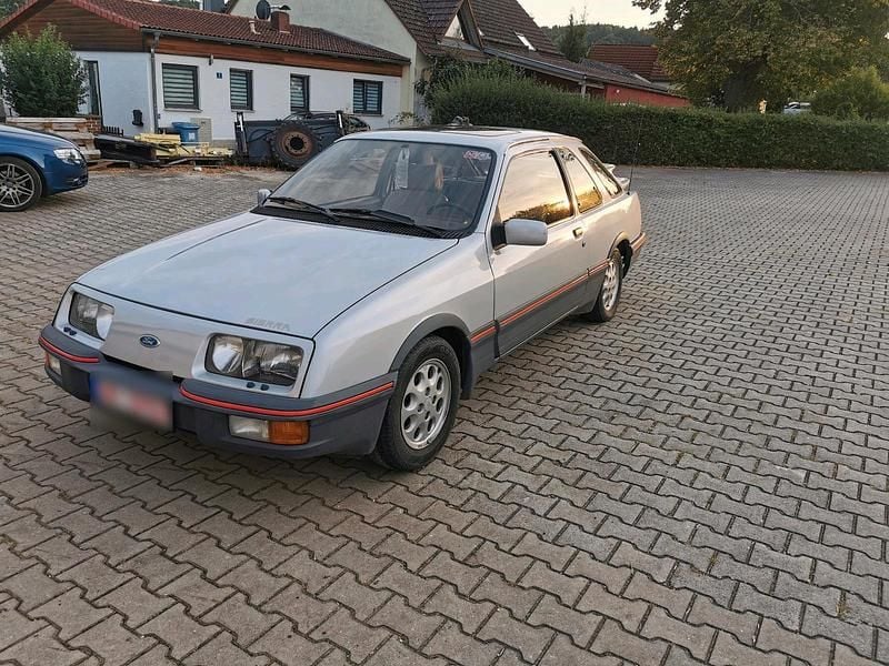 Silber Gebraucht 1983 Ford Sierra Coupé | 12.500 € - Bild 1/4