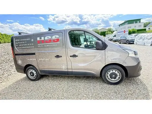 Gebraucht Renault Trafic Komfort 140 PS (102 kW) 2015 Van / Kleinbus