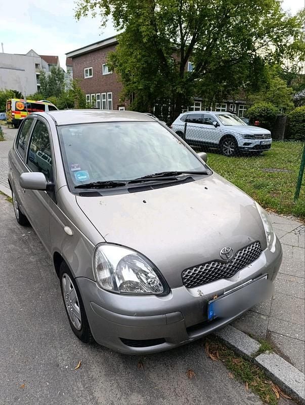 Gold Gebraucht 2004 Toyota Yaris Kleinwagen | 2.450 € (Fairer Preis) - Bild 1/4