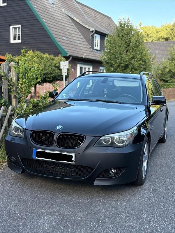 Schwarz Gebraucht 2005 BMW 520 Kombi | 3.999 € (Teuer) - Bild 1/4
