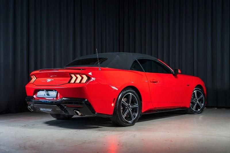 Gebraucht Ford Mustang 320 PS (235 kW) 2024 Rot Cabrio