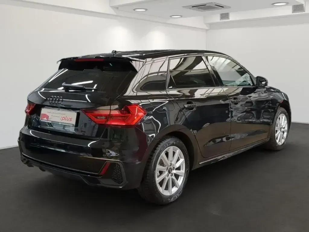Gebraucht Audi A1 Ambiente 116 PS (85 kW) 2025 Mythosschwarz (metallic) SUV