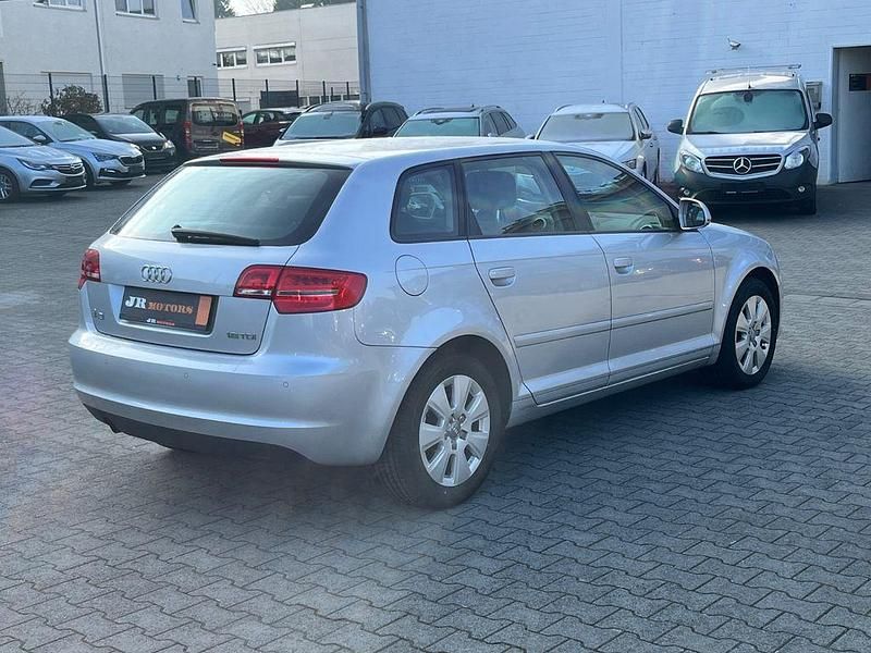 Gebraucht Audi A3 Attraction 105 PS (77 kW) 2009 Silber Kleinwagen