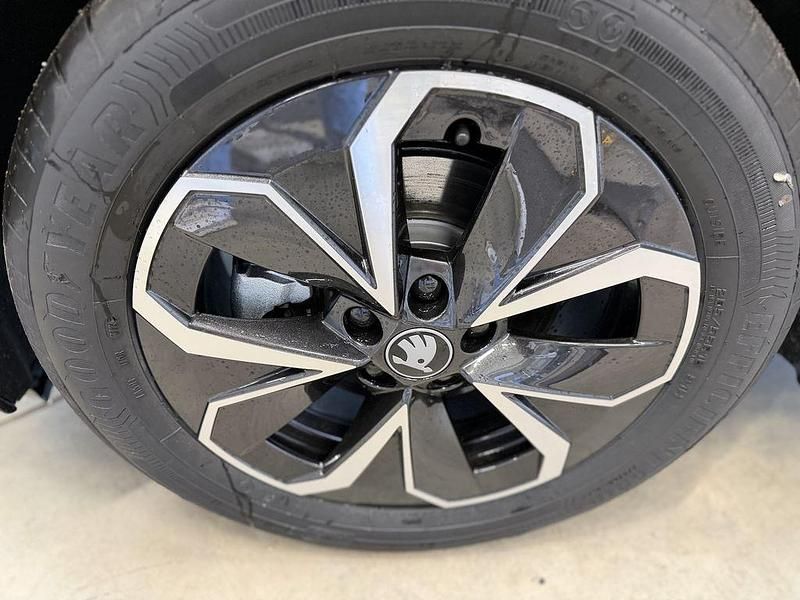 Neu Skoda Scala 116 PS (85 kW) 2026 Schwarz Kleinwagen