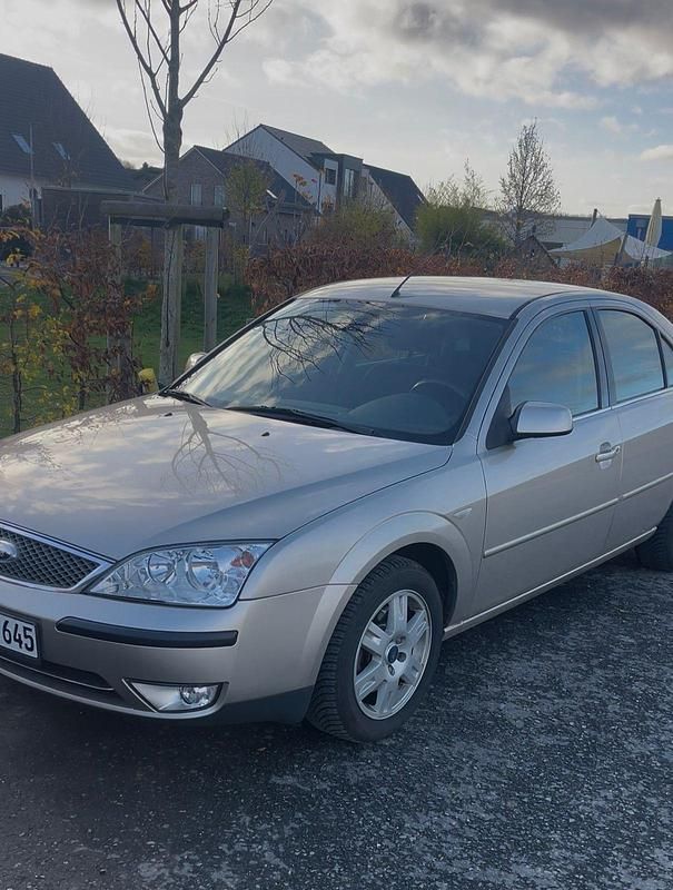 Gold Gebraucht 2005 Ford Mondeo Limousine | 3.100 € (Teuer) - Bild 1/4