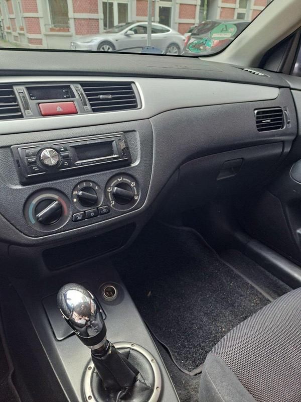 Gebraucht Mitsubishi Lancer Comfort Edition 135 PS (99 kW) 2004 Silber Kombi