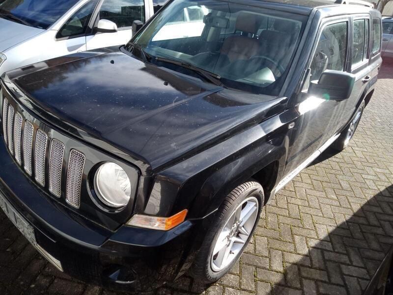 Schwarz Gebraucht 2011 Jeep Patriot SUV | 3.000 € - Bild 1/4